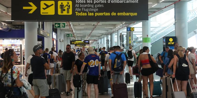 ইউরোপ ভ্রমণকারীদের জন্য শুরু হলো নতুন নিয়ম