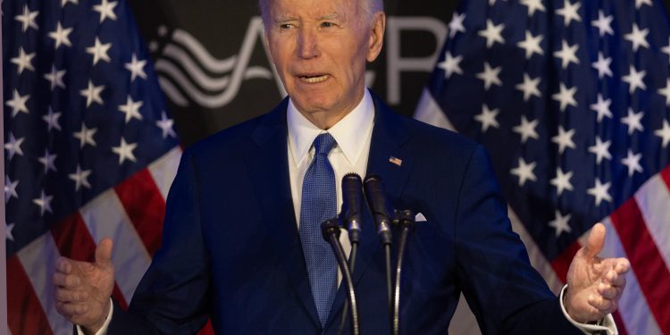 গাজায় যুদ্ধবিরতির জন্য ট্রাম্পের প্রশংসা করে যা বললেন বাইডেন