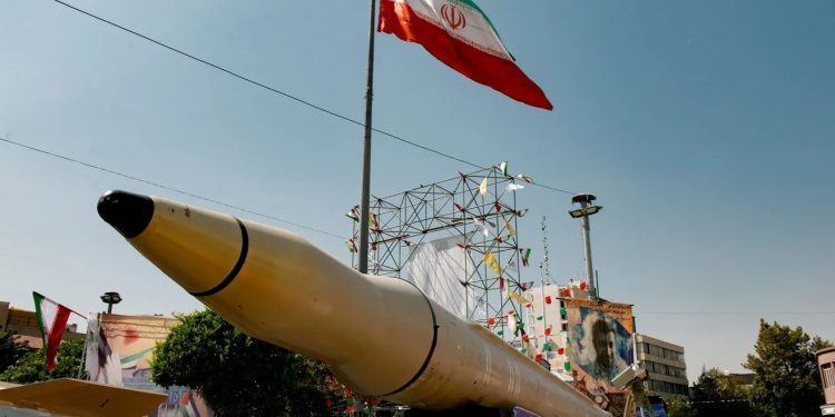 ইরানের ওপর নতুন নিষেধাজ্ঞা যুক্তরাষ্ট্রের