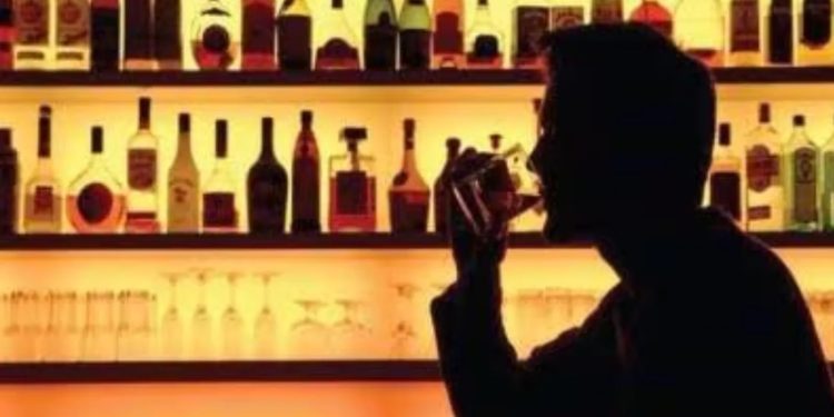 সৌদি আরবে খোলা হচ্ছে নতুন দুই মদের দোকান