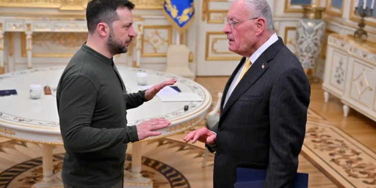 ইউক্রেন আলোচনা নিয়ে জেলেনস্কির সঙ্গে বৈঠকে বসছেন ট্রাম্পের দূত