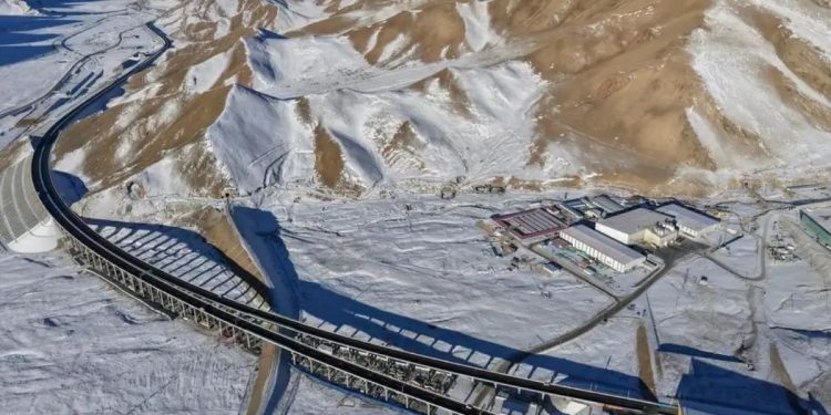 বিশ্বের ‘সবচেয়ে দীর্ঘ’ টানেল চালু করল চীন