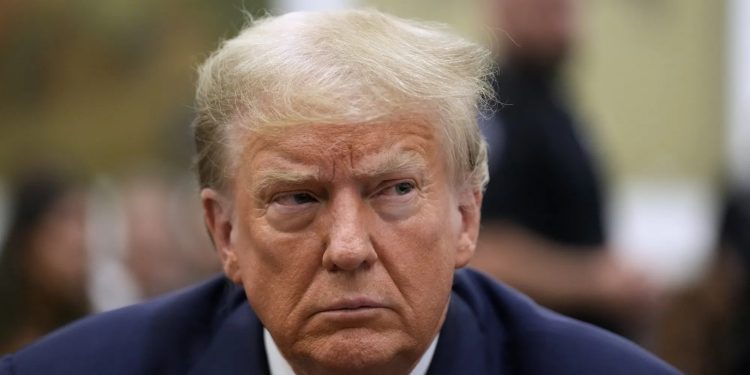 ট্রাম্পের বিরুদ্ধে ২০ অঙ্গরাজ্যে মামলা