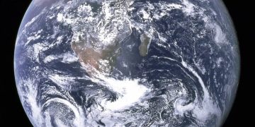মহাকাশ থেকে দেখা যায় পৃথিবীর বিখ্যাত যে ১০ স্থান