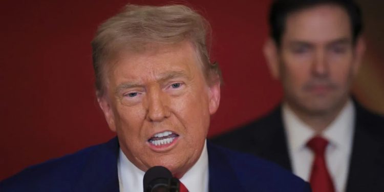 শান্তিপূর্ণ বিক্ষোভে গুলি করলে ইরানে হস্তক্ষেপ করবে যুক্তরাষ্ট্র: ট্রাম্প