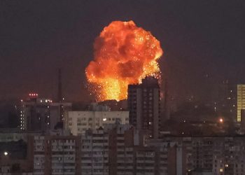 এক রাতেই ৪০০ ড্রোন ও ২৯ ক্ষেপণাস্ত্র ছুড়ল রাশিয়া