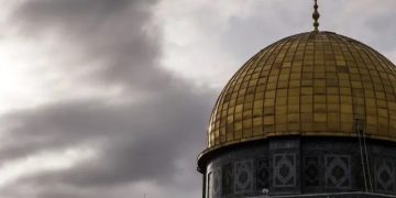 আল-আকসায় ১০ হাজার ফিলিস্তিনিকে জুমার নামাজ আদায়ের অনুমতি দেবে ইসরাইল