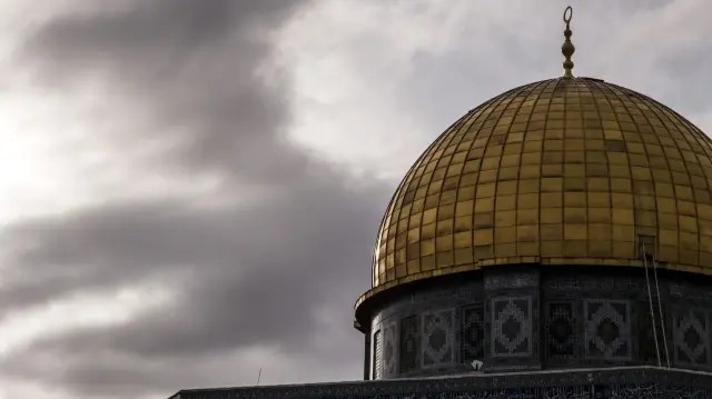 আল-আকসায় ১০ হাজার ফিলিস্তিনিকে জুমার নামাজ আদায়ের অনুমতি দেবে ইসরাইল