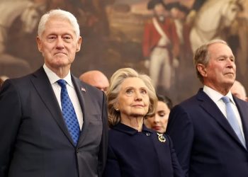 এপস্টেইন কেলেঙ্কারি: যুক্তরাষ্ট্রে তদন্তের মুখে ক্লিনটন দম্পতি