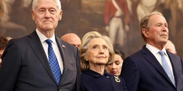 এপস্টেইন কেলেঙ্কারি: যুক্তরাষ্ট্রে তদন্তের মুখে ক্লিনটন দম্পতি