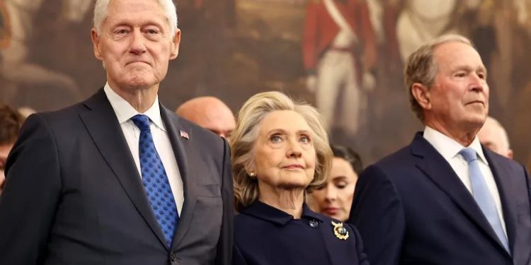 এপস্টেইন কেলেঙ্কারি: যুক্তরাষ্ট্রে তদন্তের মুখে ক্লিনটন দম্পতি