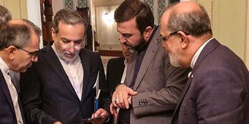 আলোচনা অব্যাহত রাখার সম্মতিতে শেষ ইরান–যুক্তরাষ্ট্র বৈঠক