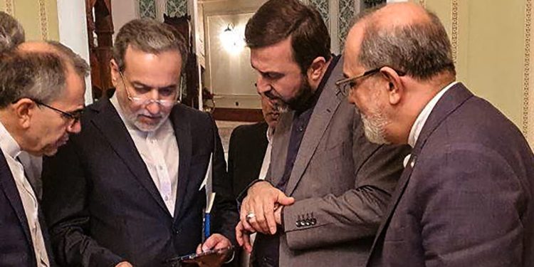 আলোচনা অব্যাহত রাখার সম্মতিতে শেষ ইরান–যুক্তরাষ্ট্র বৈঠক