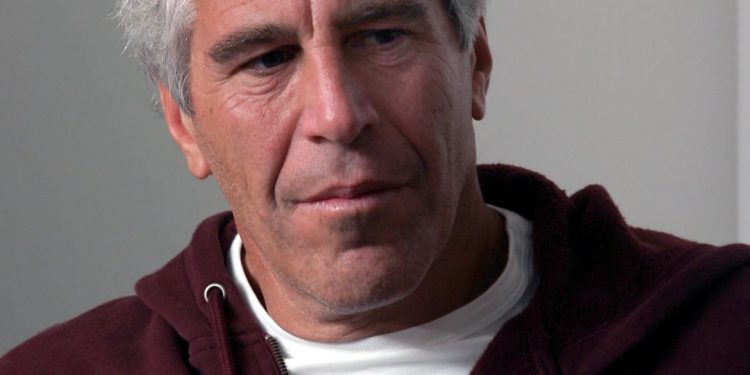 মরার আগেই ‘মৃত্যুর ঘোষণাপত্র’ এপস্টেইনের