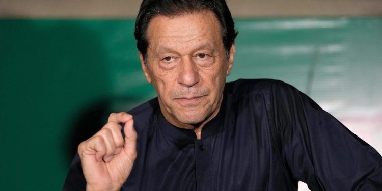 ইমরানের ডান চোখের দৃষ্টিশক্তি অবশিষ্ট আছে মাত্র ‘১৫ শতাংশ’