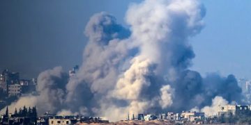 ইসরাইলি বোমায় বাষ্পে পরিণত হচ্ছে ফিলিস্তিনিরা