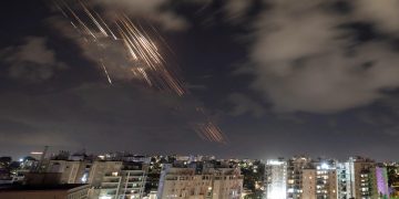ইসরাইলে ফের ইরানের ব্যালিস্টিক মিসাইলের হামলা