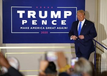 নিজেকে বিজয়ী ঘোষণা করে বেরিয়ে আসার পথ খুঁজতে পারেন ট্রাম্প