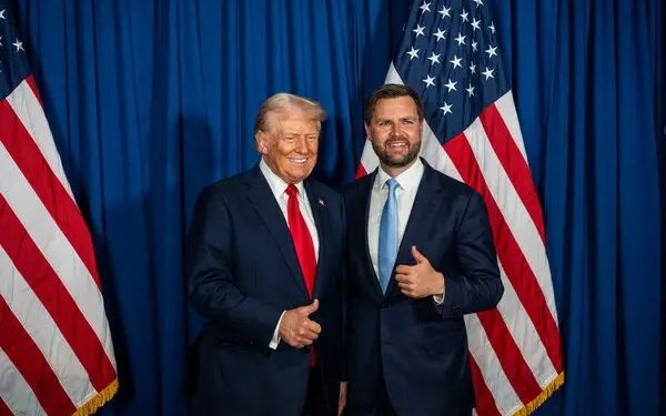 ‘আরও কিছু সময়’ যুদ্ধ চালিয়ে যেতে চান ট্রাম্প: জেডি ভ্যান্স