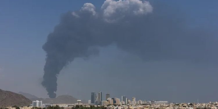 ইসরাইলের পর আমিরাতেও ইরানের ড্রোন ও মিসাইল হামলা