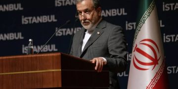 বিশ্বকে কড়া হুঁশিয়ারি দিলেন ইরানের পররাষ্ট্রমন্ত্রী