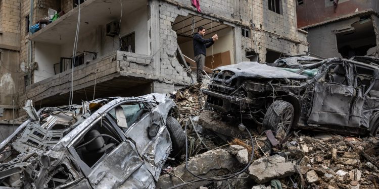 লেবাননে ১০ মিনিটের ব্যবধানে ১০০ বিমান হামলা ইসরাইলের