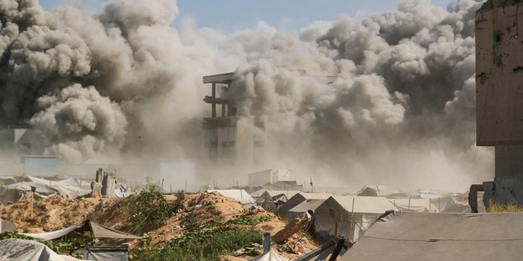 গাজায় ইসরাইলি ড্রোন হামলায় আল জাজিরার সাংবাদিক নিহত