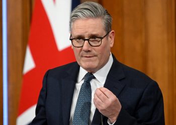 যুক্তরাজ্যের হয়ে অস্ত্র ধরবে না দেশটির অর্ধেকের বেশি তরুণ, সমীক্ষায় চাঞ্চল্যকর তথ্য