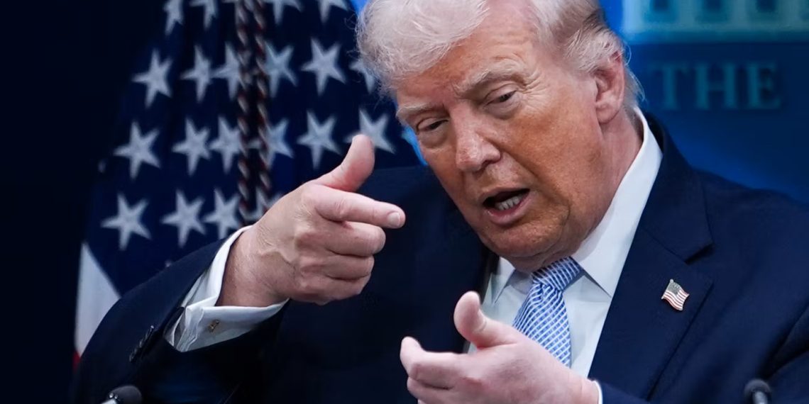 আমরা ‘পাগলাটে’ পৃথিবীতে বসবাস করছি : ট্রাম্প