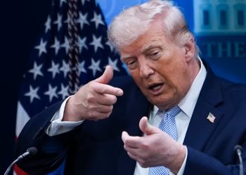 আমরা ‘পাগলাটে’ পৃথিবীতে বসবাস করছি : ট্রাম্প