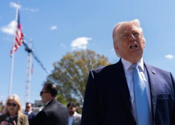 ইরানের কাছে অস্ত্র বিক্রি করলে ৫০ শতাংশ শুল্ক আরোপ: ট্রাম্প