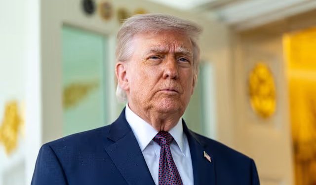 ইরানে যুদ্ধবিমান ভূপাতিত হওয়ার পর কয়েক ঘণ্টা চিৎকার করেন ট্রাম্প