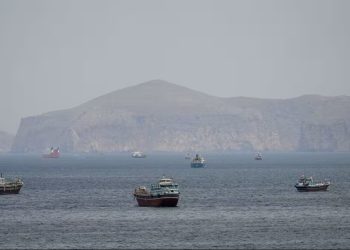নিষেধাজ্ঞার তোয়াক্কা না করে হরমুজ পার হলো রুশ প্রমোদতরী ‘নর্ড’