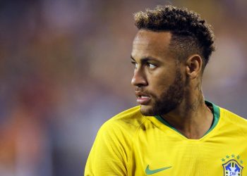 বিশ্বকাপে খেলার সম্ভাবনা ক্ষীণ হচ্ছে নেইমারের