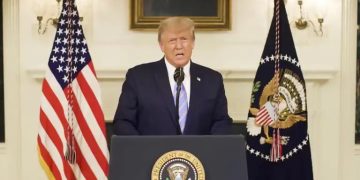 ট্রাম্পকে অপসারণে ‘২৫তম সংশোধনীর’ প্রয়োগ চান মার্কিন আইনপ্রণেতারা