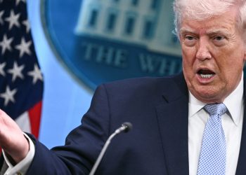 চুক্তি না হলে ইরানের বিদ্যুৎকেন্দ্র ও সেতু গুঁড়িয়ে দেওয়ার হুমকি ট্রাম্পের