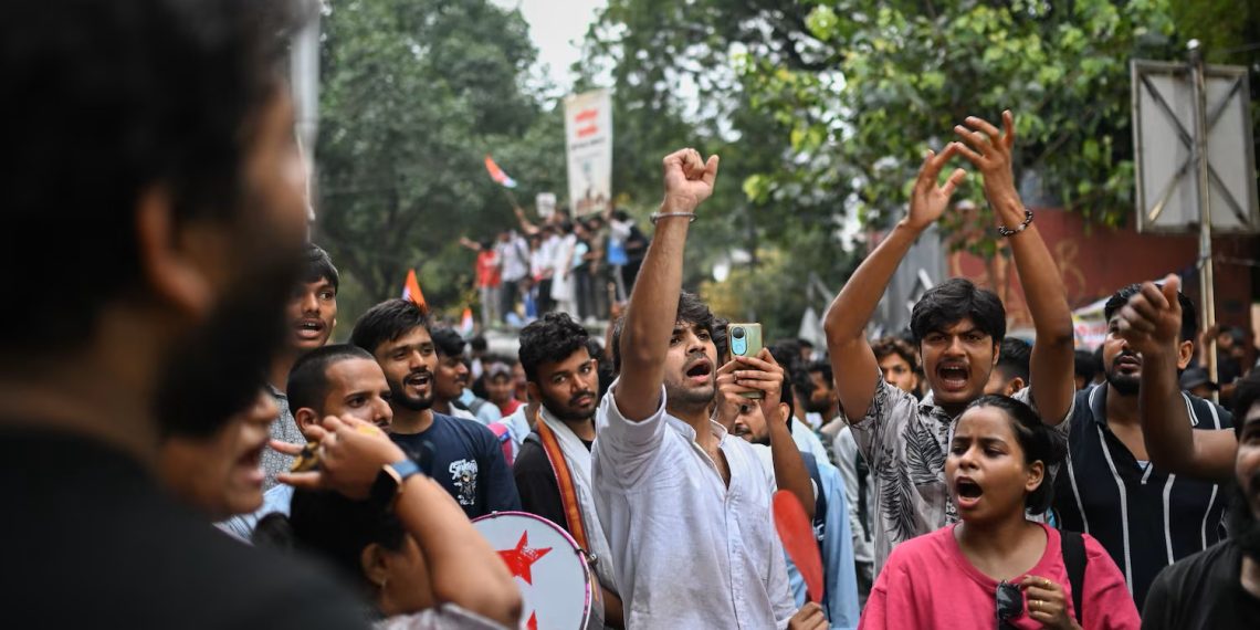 তীব্র হচ্ছে ককরোচ আন্দোলন জেন-জির ক্ষোভে আতঙ্কিত মোদি সরকার