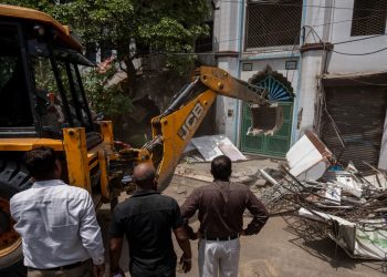 নোটিশ ছাড়াই ভারতে ভাঙা হলো তিন মসজিদ ও মাজার