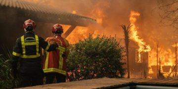ফ্রান্সে দাবানলের তাণ্ডব, অগ্নিকাণ্ড-সংশ্লিষ্ট অভিযোগে ৪০২ জন গ্রেফতার