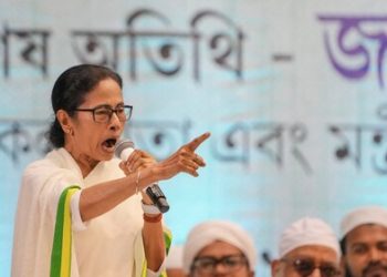 ফেসবুক লাইভে মমতার বিস্ফোরক অভিযোগ