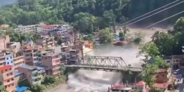 নেপালে ফের আকস্মিক বন্যা, ভেসে গেল বাড়িঘর