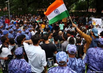ফের উত্তপ্ত দিল্লি: যন্তর মন্তরে পুলিশি হামলা